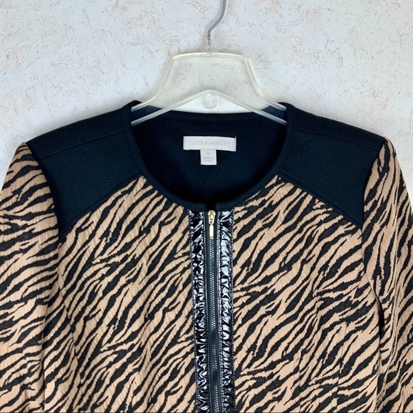 Laura Ashley zebra print zip jacket with pockets - Picture 6 of 11